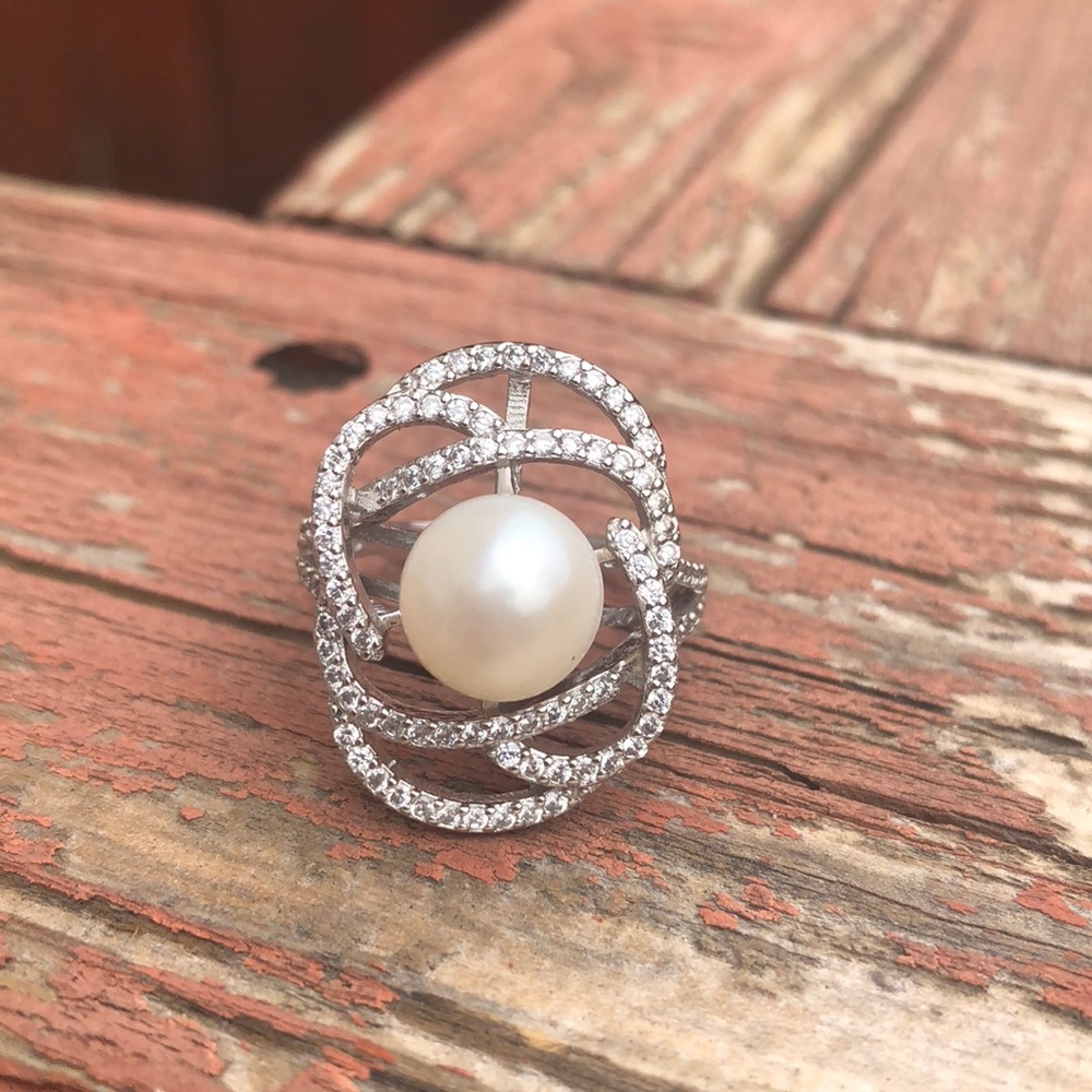 Sterling silver pearl and white topaz ring